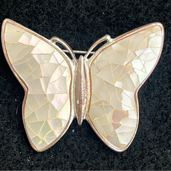 Vintage Liz Claiborne White Mother Of Pearl Butterfly Mid Century Modern Brooch - Picture 1 of 8